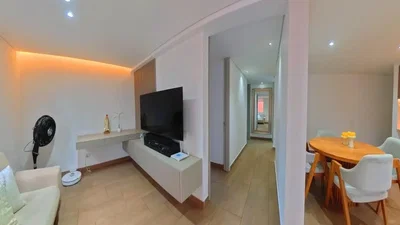 Soggiorno; luce naturale, pavimento in legno, stile moderno