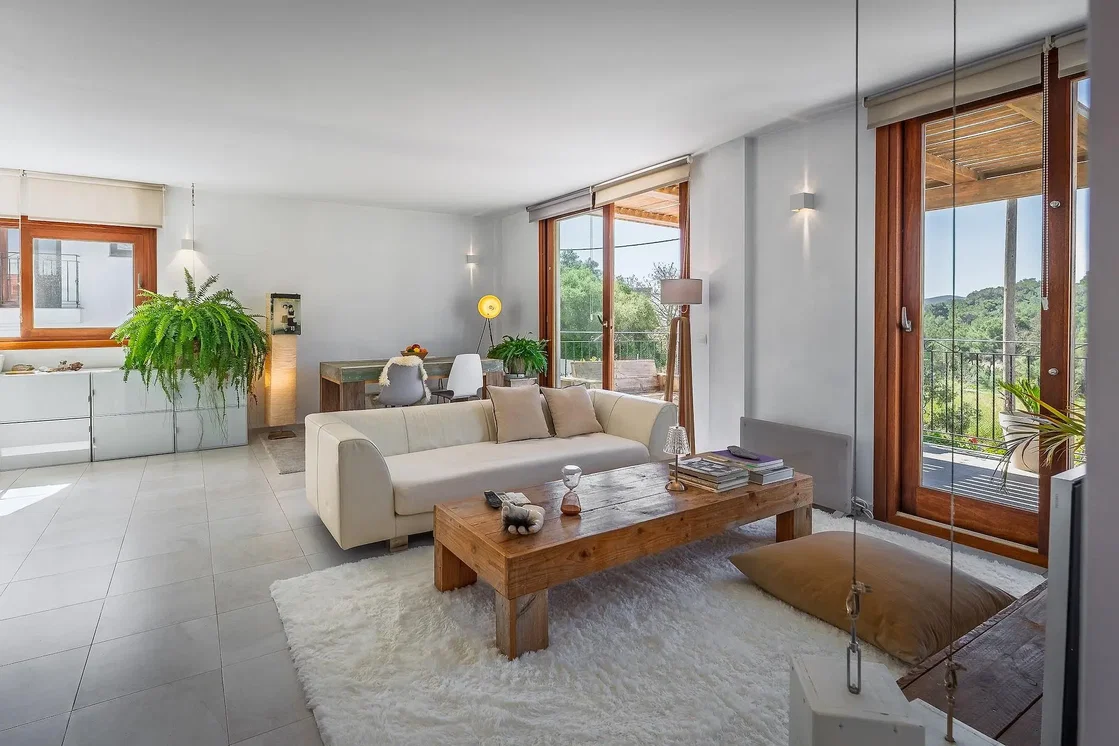 Salón; vista, luz natural, estilo moderno, suelo de baldosas