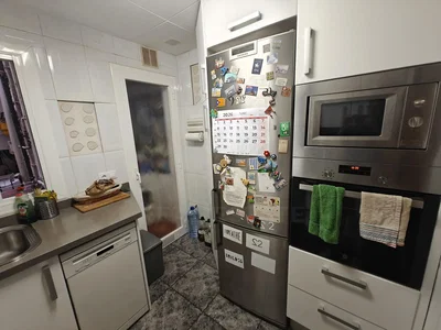 Kuhinja; kućanski aparati, pločice