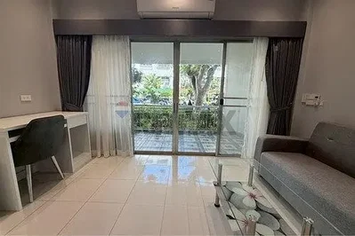 Dnevni boravak; pločice, prirodna svjetlost