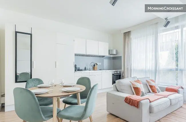 Wohnzimmer; küchengeräte, tageslicht, moderner stil