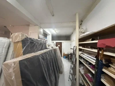 Dnevni boravak; potrebna renovacija