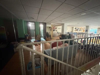 Ostale; potrebna renovacija, tmračna unutrašnjost