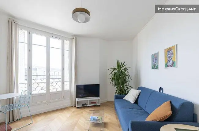 Oturma odası; doğal ışık, modern stil