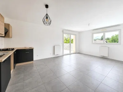Küche; fliesenboden, tageslicht, renoviert
