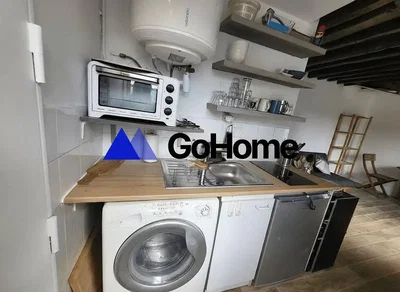 Keuken; keukenapparatuur, tegelvloer, renovatie nodig