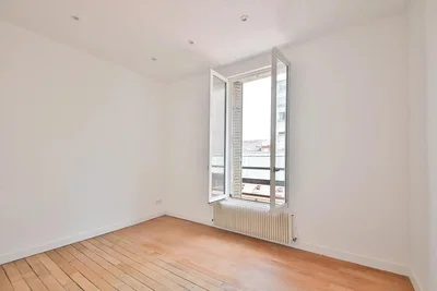 Schlafzimmer; holzboden, tageslicht