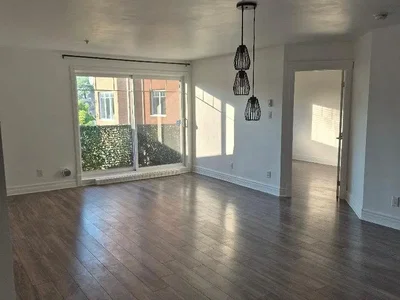 Salon; parquet, lumière naturelle