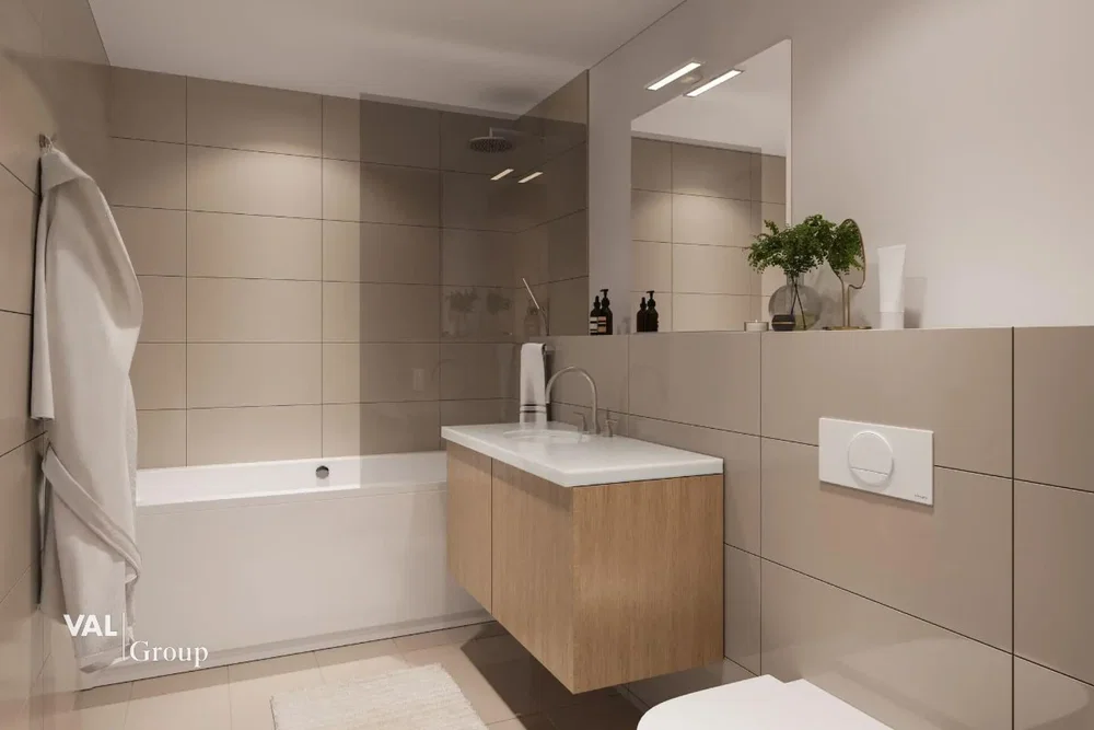 Badkamer; tegelvloer, gerenoveerd, natuurlijk licht