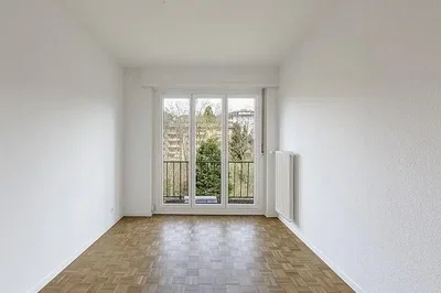 Altro; pavimento in legno, luce naturale, necessita ristrutturazione
