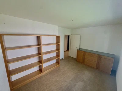 Overig; tegelvloer, renovatie nodig