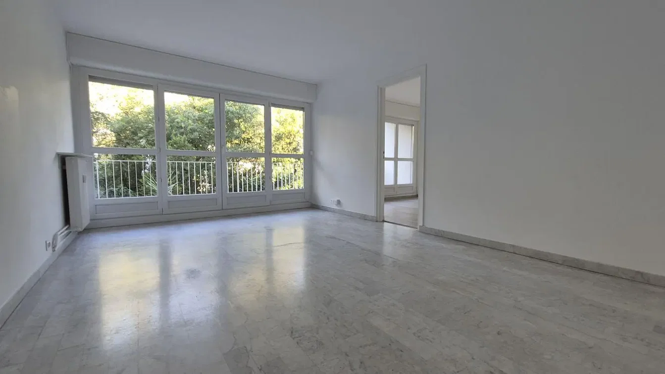 Wohnzimmer; blick, tageslicht, fliesenboden
