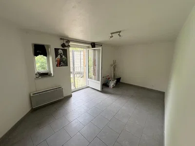 Ostatní; dlažba, přirozené světlo