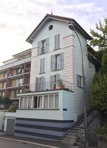 House and surroundings