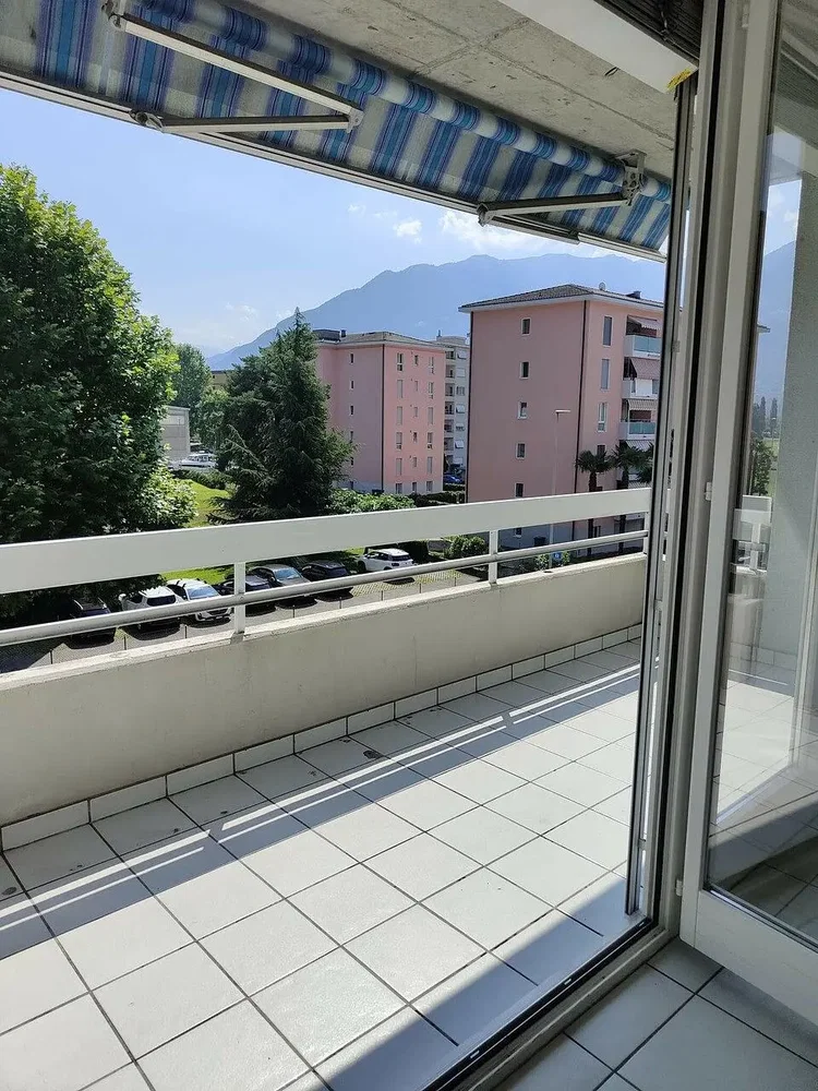 Balkon; blick, tageslicht, fliesenboden