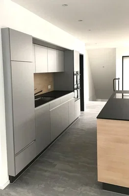 Cucina; elettrodomestici, luce naturale, ristrutturato, pavimento in piastrelle