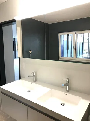 Bagno; ristrutturato, luce naturale, pavimento in piastrelle