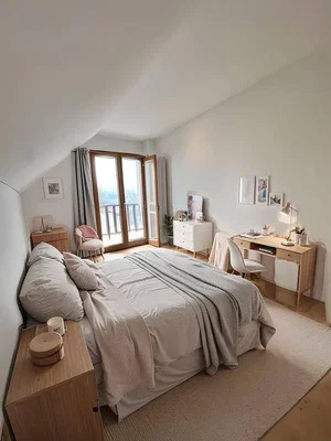 Dormitorio; luz natural, suelo de madera, estilo moderno