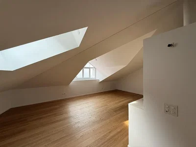 Kinderzimmer; holzboden, tageslicht