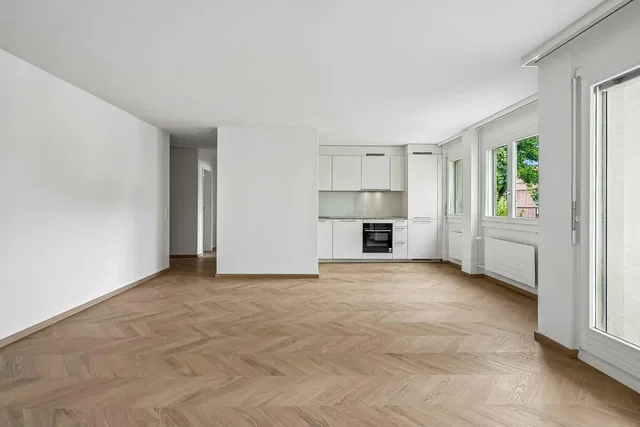 Wohnzimmer; holzboden, tageslicht