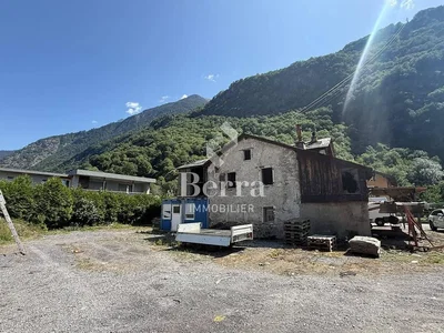 Haus und umgebung