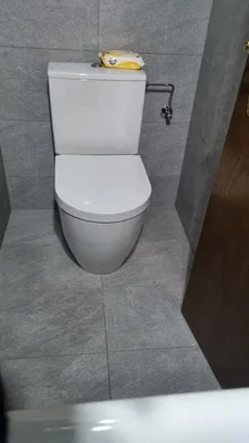 Toaleta; dlažba