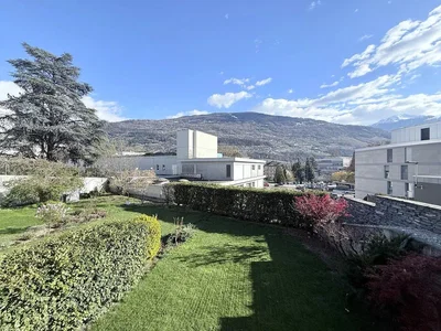 Haus und umgebung; blick, tageslicht