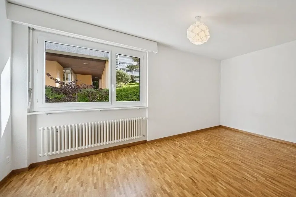 Wohnzimmer; holzboden, tageslicht
