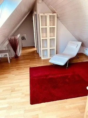 Kinderzimmer; holzboden, tageslicht