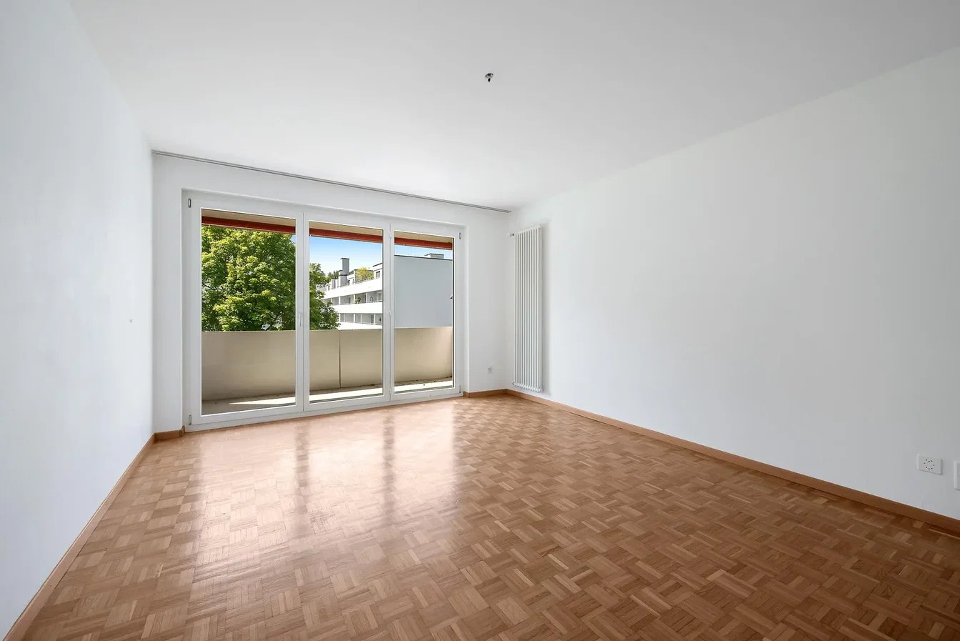 Altro; pavimento in legno, luce naturale, vista