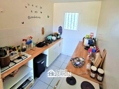Küche; fliesenboden, renovierungsbedürftig