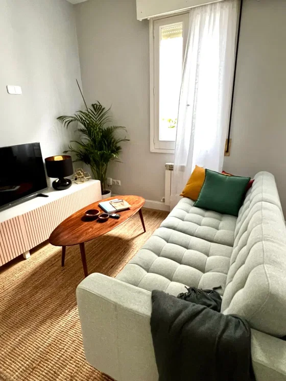 Oturma odası; doğal ışık, modern stil