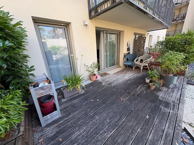 Balkon; doğal ışık, tadilat gerekiyor