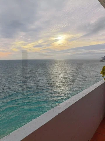 Varanda; vista, chão de azulejo