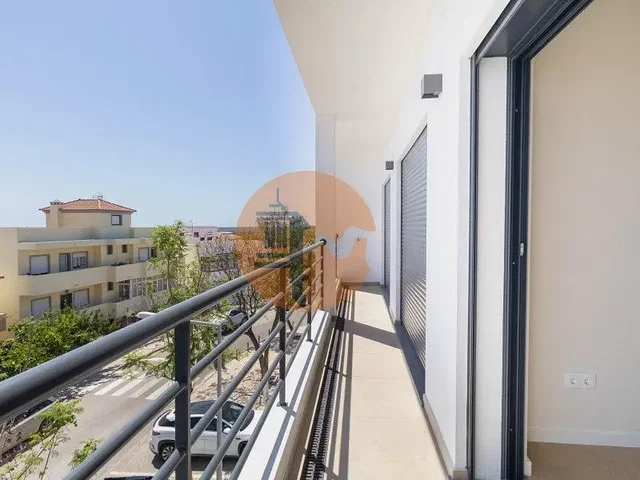 Balkon; pogled, prirodno svjetlo