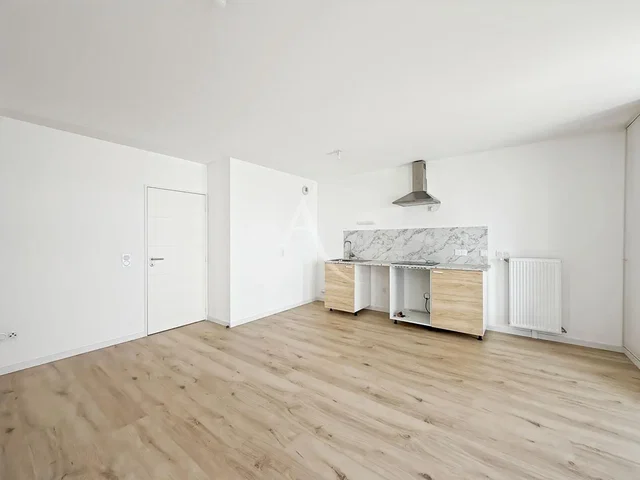 Kitchen; wood floor, natural light, renovated