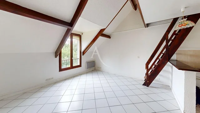 Other; tile floor, wood beams, natural light