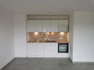 Kitchen; kitchen appliances, tile floor, natural light