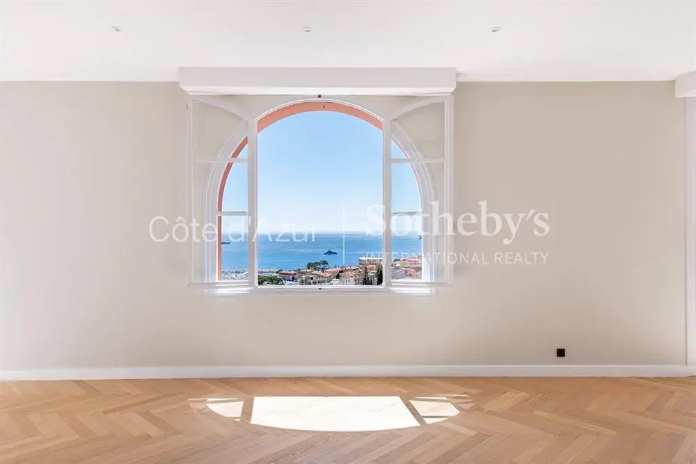 Salon; vue, parquet, lumière naturelle