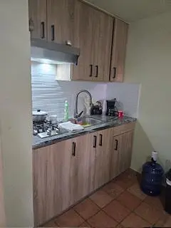 Kuchyně; dlažba, kuchyňské spotřebiče