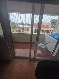Balkón; výhľad, dlažba