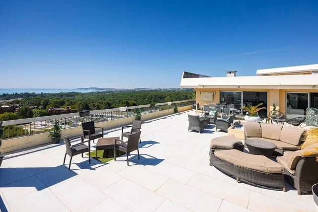 Terrasse; blick, fliesenboden, tageslicht