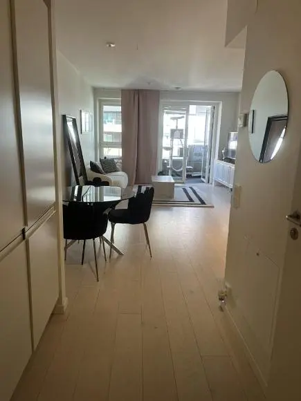 Salon; parquet, lumière naturelle