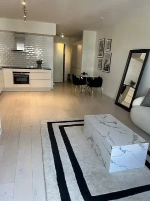 Salon; électroménager, parquet, lumière naturelle, style moderne