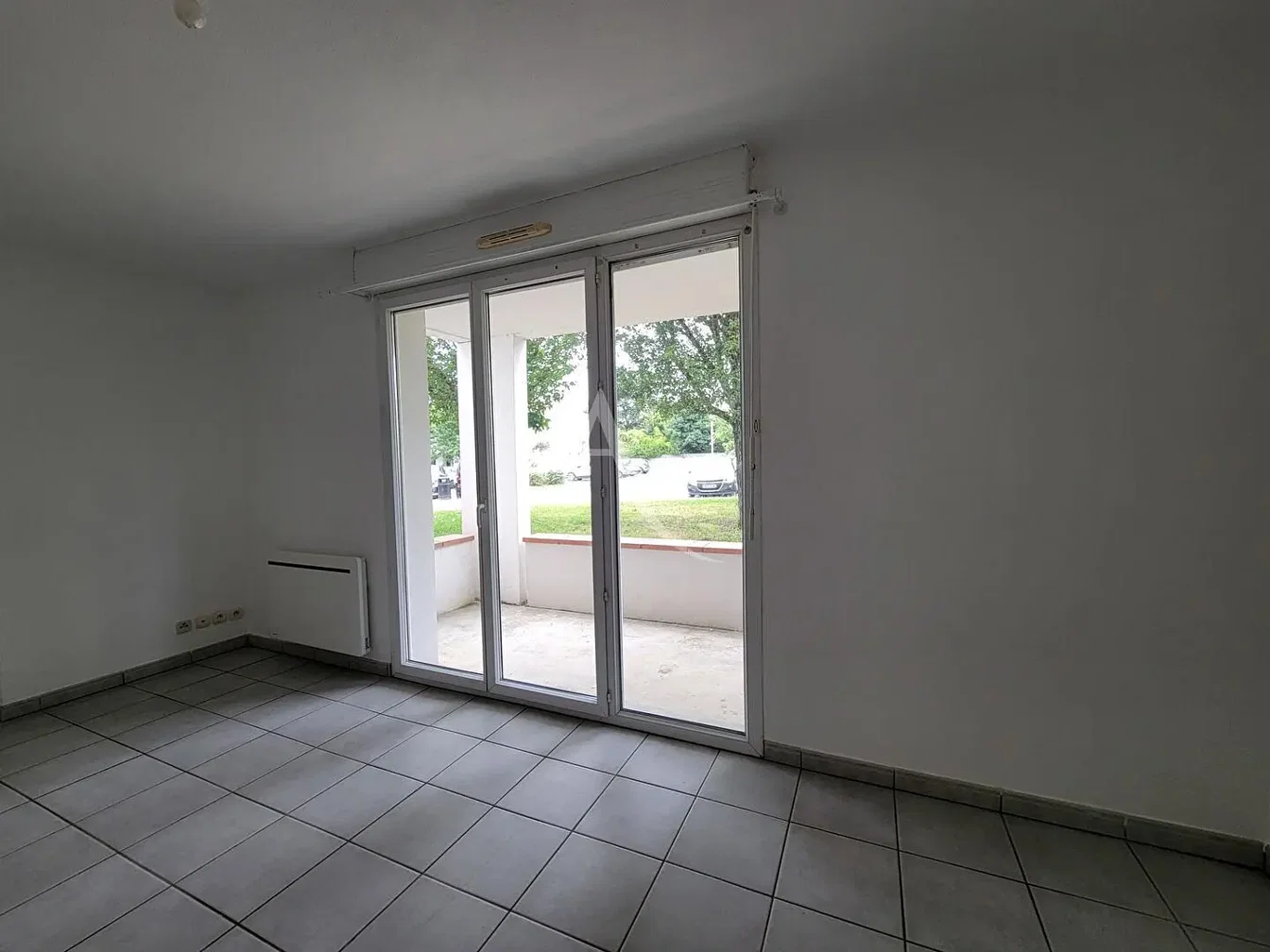 Ostalo; pločice, prirodno svjetlo