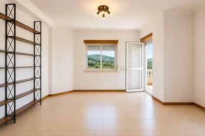Salon; lumière naturelle, carrelage, vue