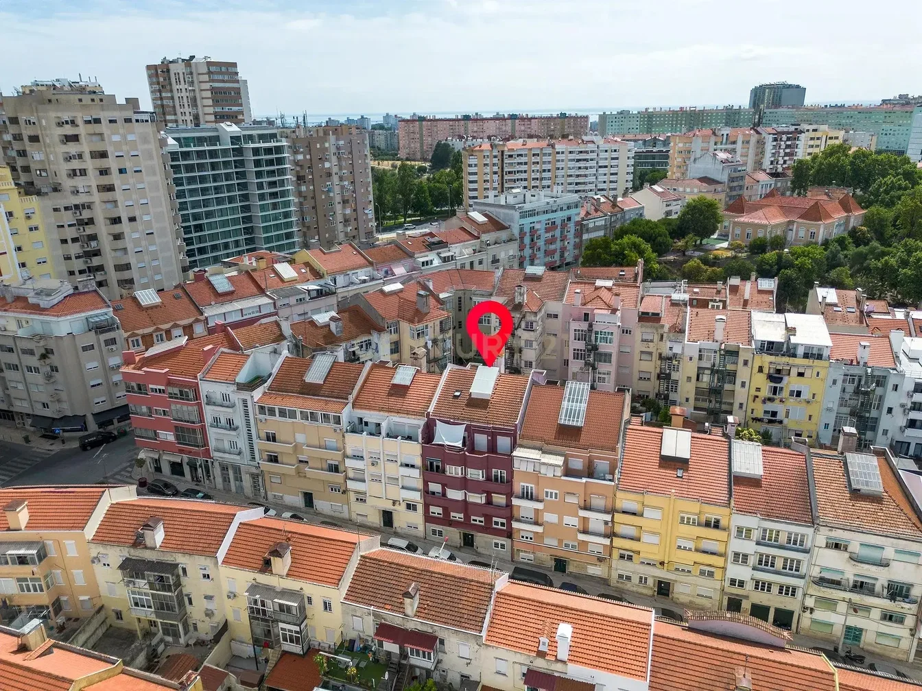 Dům a okolí; výhled