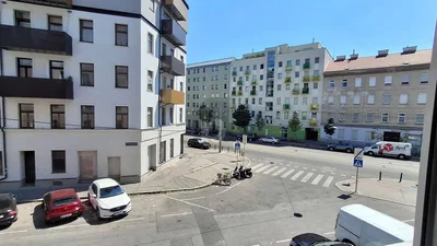 Dům a okolí; výhled