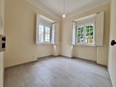 Ostatní; dlažba, přirozené světlo