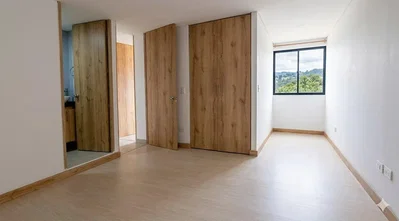 Chambre; parquet, vue, lumière naturelle